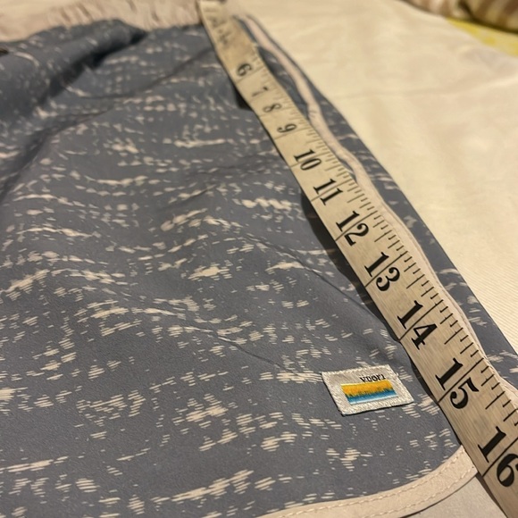 B5 Vuori Banks Athletic Short - Unlined in Blue and White See pics measurements - Picture 4 of 10